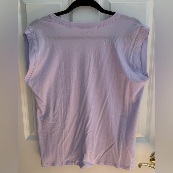 LOFT | Size M | Lavender V-Neck Tee | Smocked Cap Sleeves | NWT - Picture 4 of 4